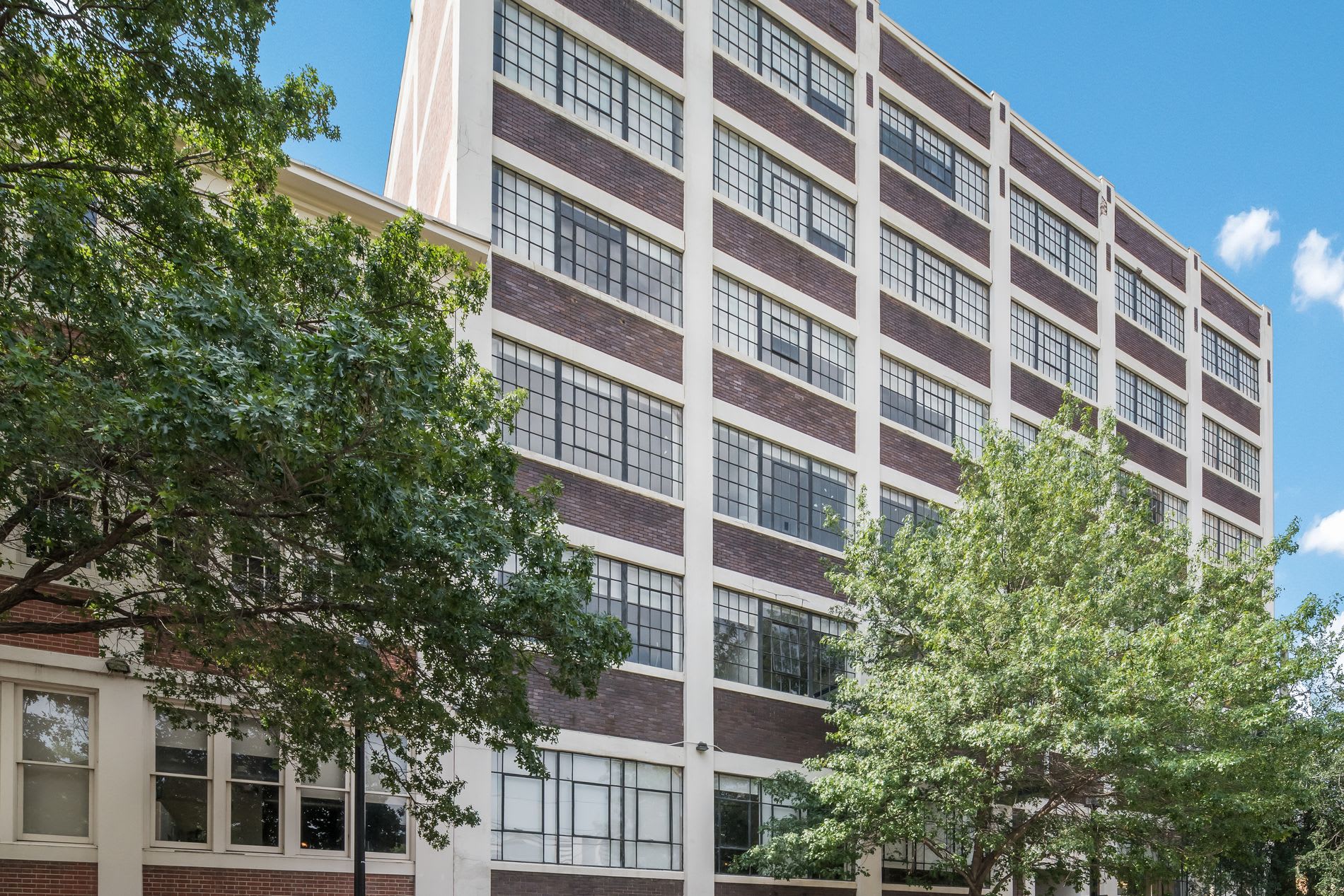 3200 Main apartments in Dallas, TX