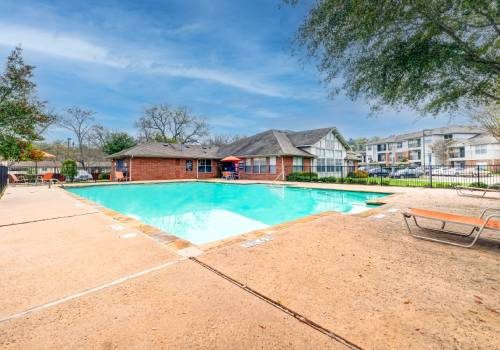 Flats at Five Mile Creek apartments in Dallas, TX