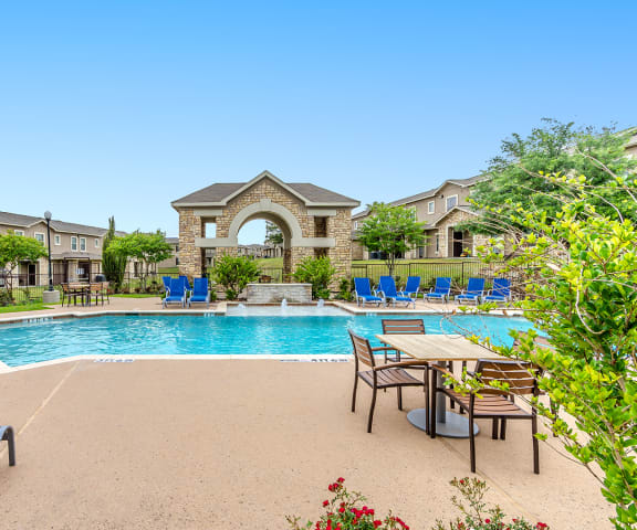 Five Mile Creek apartments in Dallas, TX
