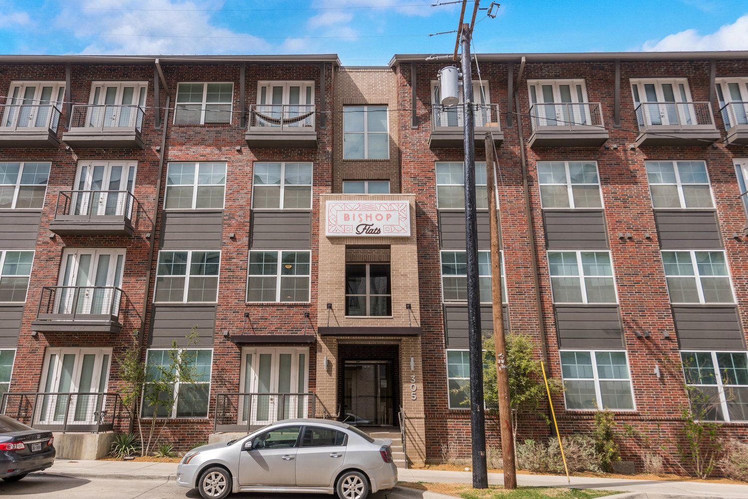 Bishop Flats apartments in Dallas, TX