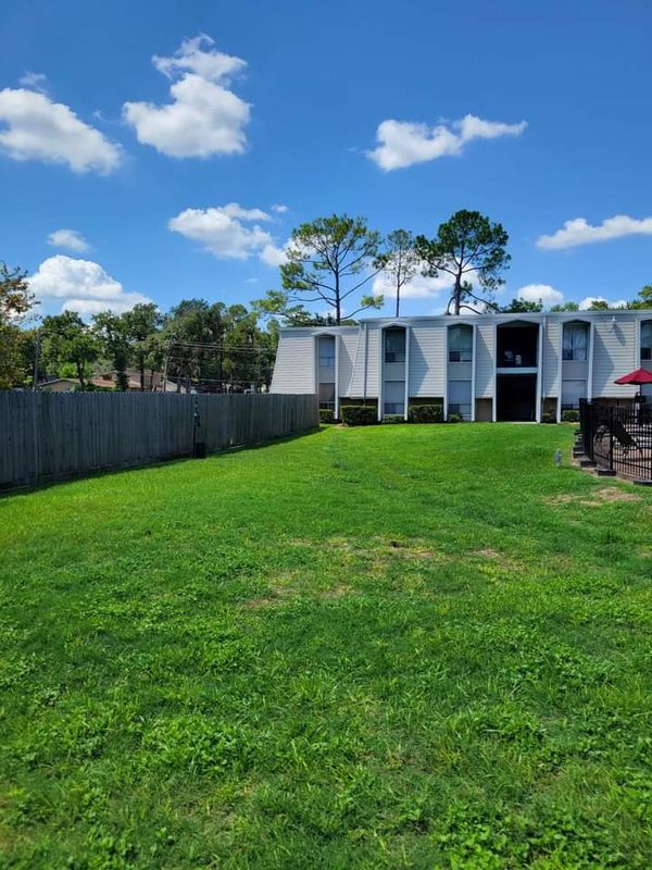 Turtle Creek Apartments apartments