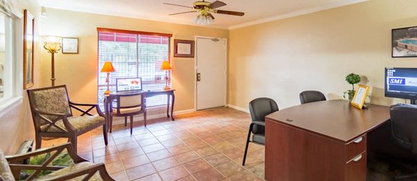 Canterbury Court Apartments apartments in Houston, TX
