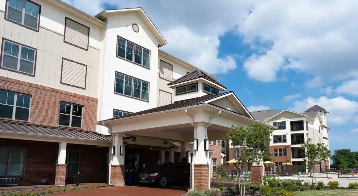 Twin Rivers at Collin Creek apartments in Plano, TX