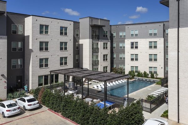 Berkeley House at College Station apartments