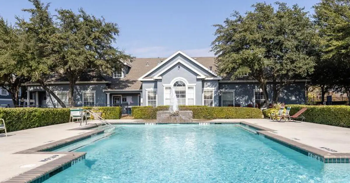 The Villas of Remond apartments in Dallas, TX