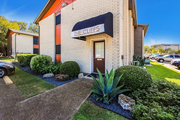 The Cliffs Apartments apartments in Austin, TX
