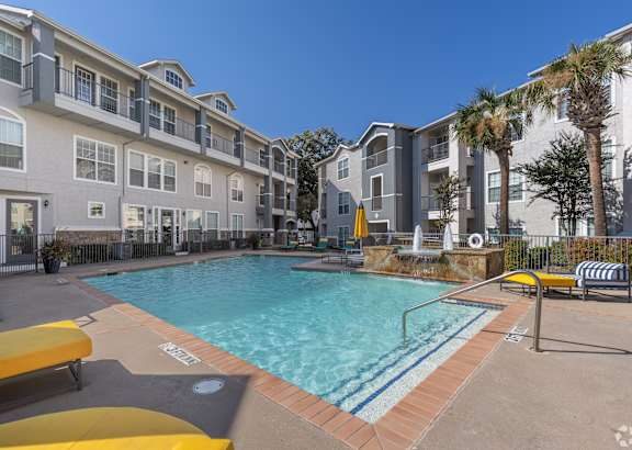 Palencia apartments in Dallas, TX