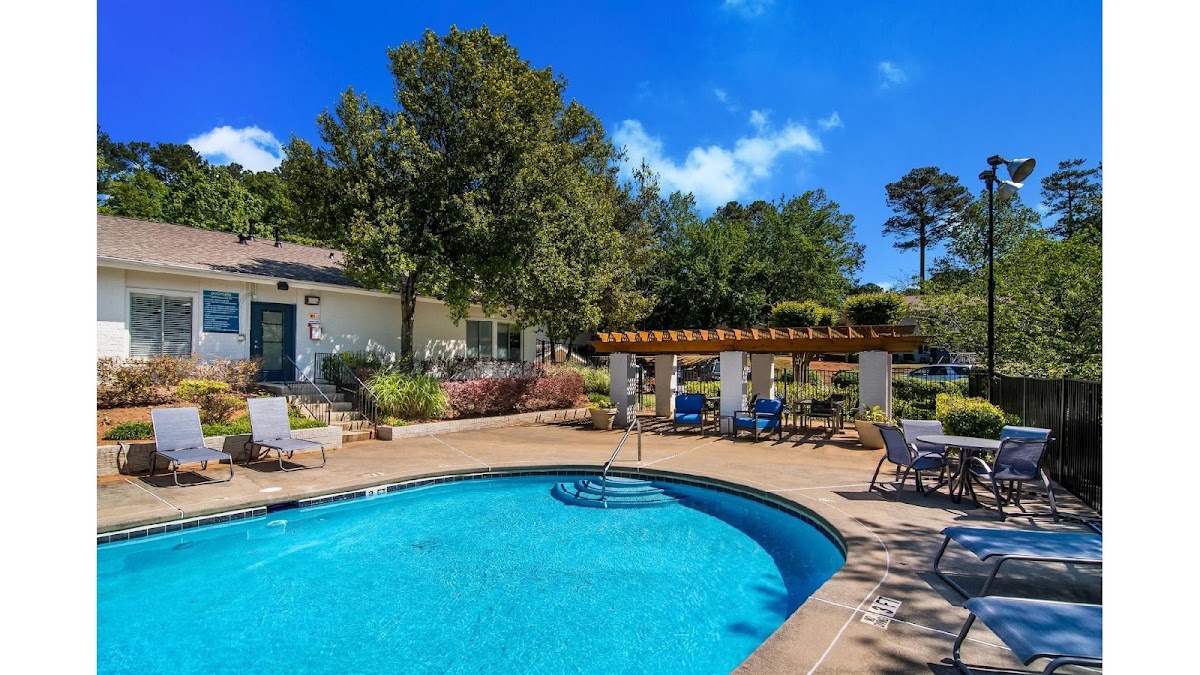 Dunwoody Pointe apartments in Atlanta, GA