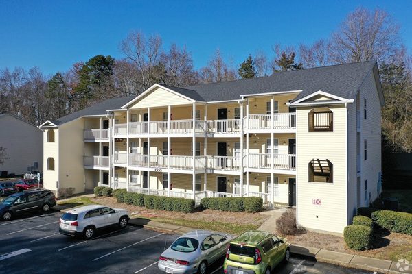 Longview Meadow Apartments apartments