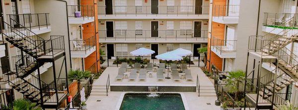 Bluffs at Lakewood apartments in Dallas, TX