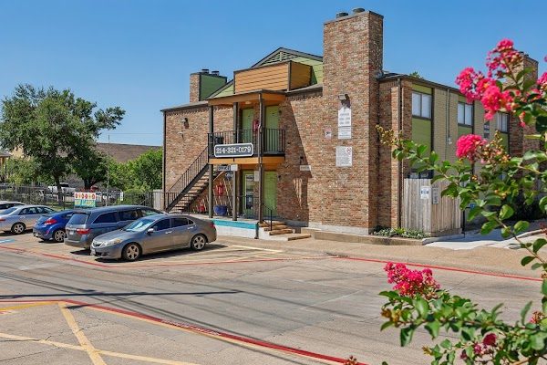 Spring Hollow Apartments apartments in Dallas, TX