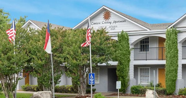 Cantera Crossing Apartments apartments in Dallas, TX