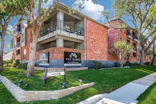 Parke at UP Apartments apartments in Dallas, TX
