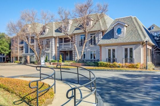 Renaissance at Preston Hollow apartments in Dallas, TX