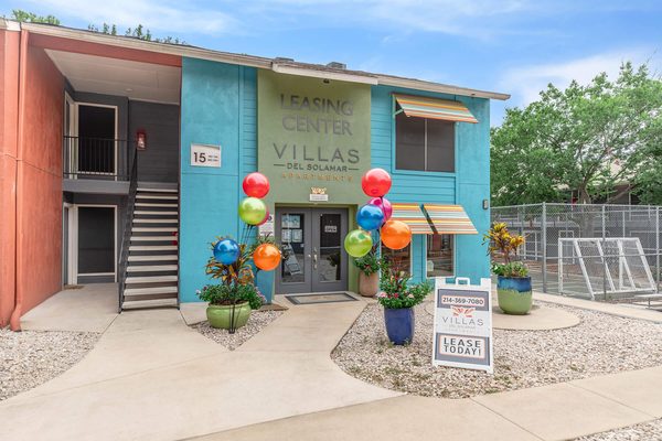 Villas Del Solamar apartments in Dallas, TX