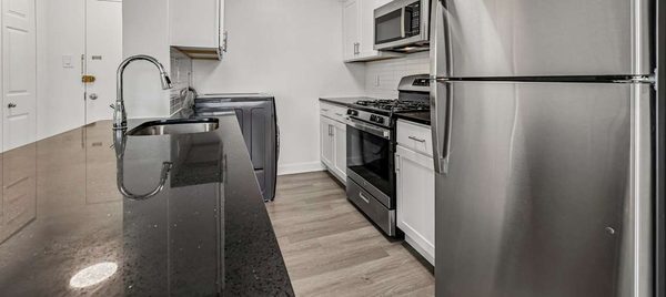 Ashlawn at Southern Towers apartments in Alexandria, VA