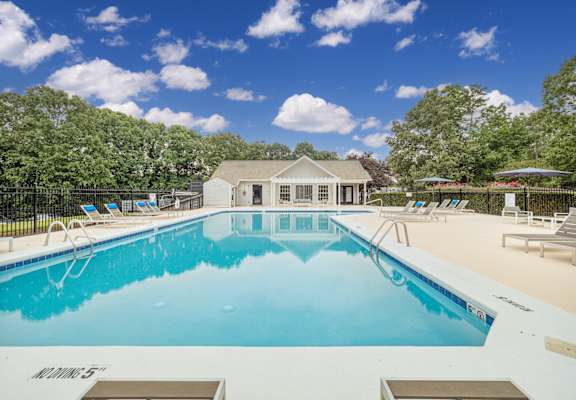 The Summit at Avent Ferry apartments in Raleigh, NC