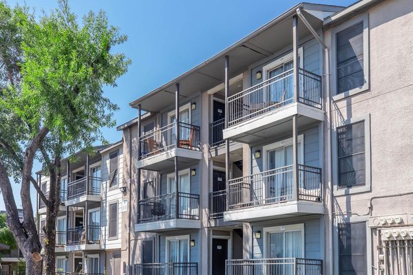 Villas del Zocalo Phase Four apartments in Dallas, TX