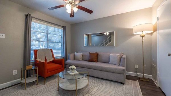 Villages of Royal Lane apartments in Dallas, TX
