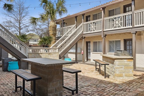 Greenhouse Villa Apartments apartments in Dallas, TX