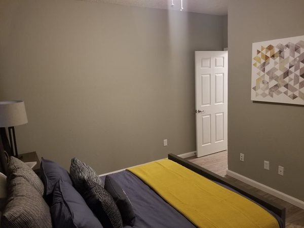 Oakwood Creek apartments in Dallas, TX