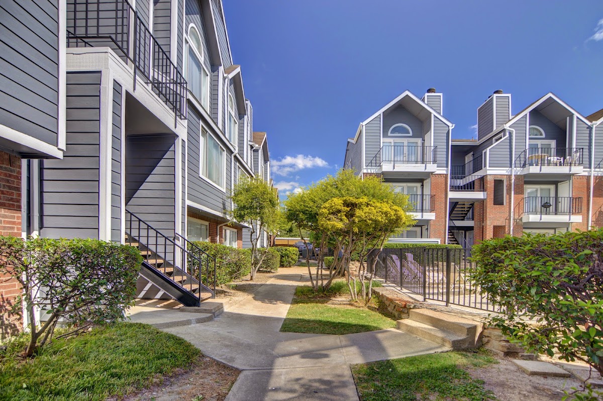 The Trellis at Lake Highlands apartments in Dallas, TX