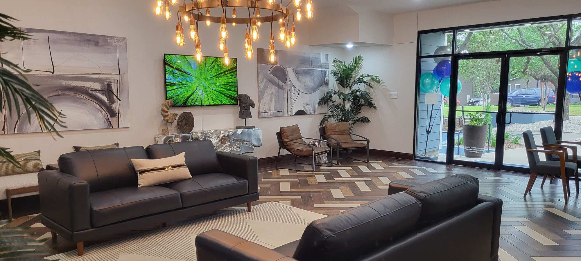 Lavera At Lake Highlands apartments in Dallas, TX