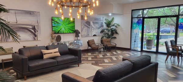 Lavera At Lake Highlands apartments in Dallas, TX