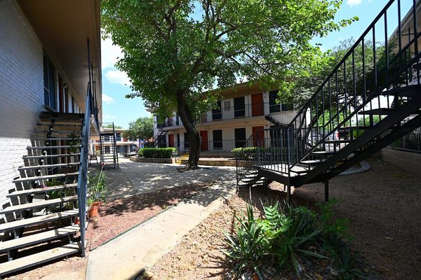 Buena Onda on the Hill Community apartments in Grand Prairie, TX