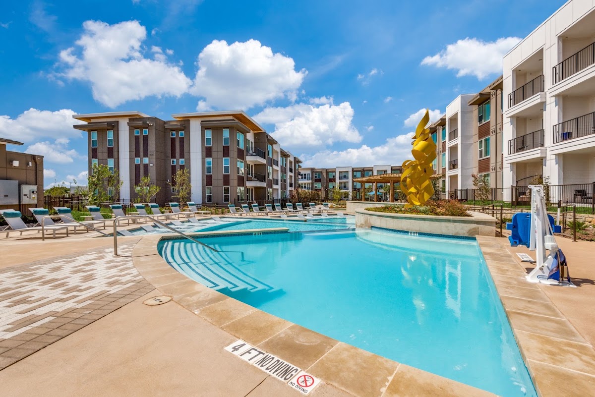 Birchstone Cedar Ridge apartments in Dallas, TX
