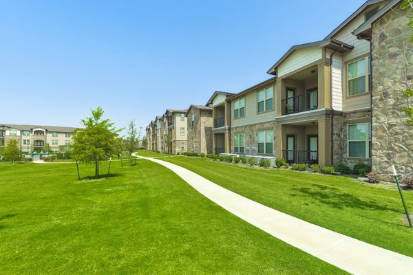 Eagle Crossing Apartments apartments in Dallas, TX