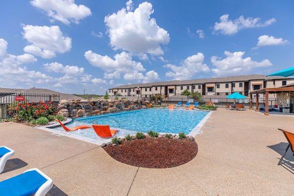 Prairie Gate Community apartments in Grand Prairie, TX