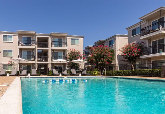 The Summit at Midtown Apartments apartments in Dallas, TX