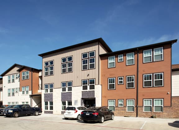 Canova Palms apartments in Irving, TX