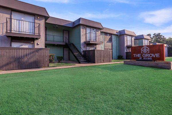 The Grove at Irving apartments in Irving, TX