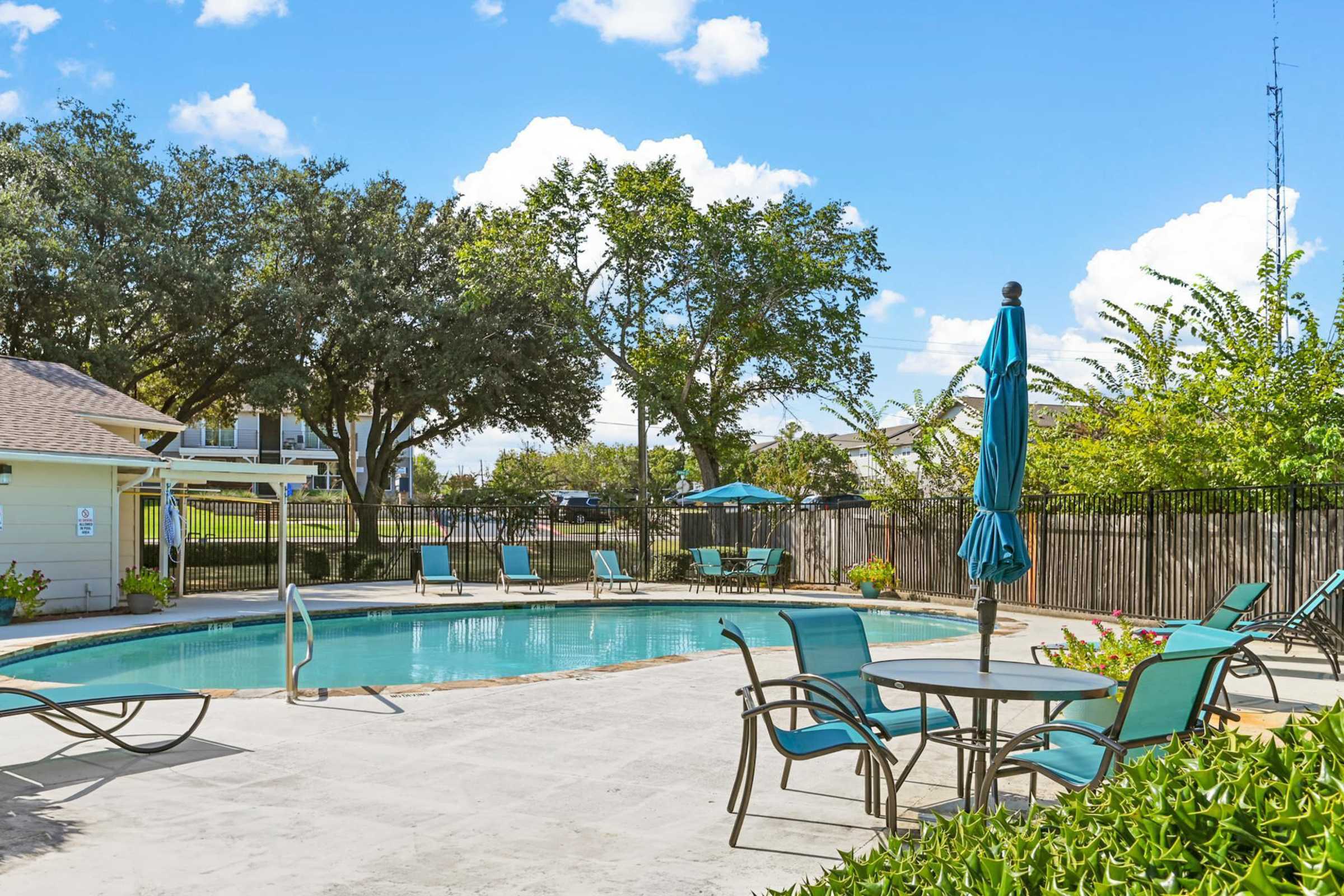Village Square Apartments apartments in Irving, TX