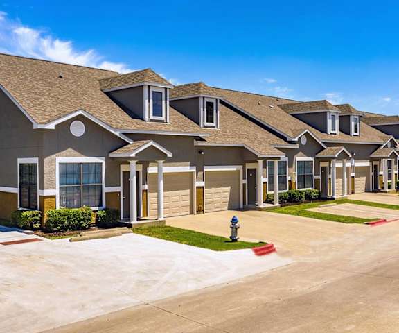 Beckley Townhomes apartments in Dallas, TX