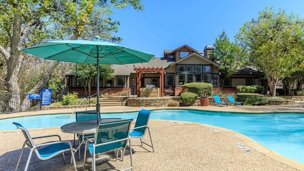 The Woods Of Five Mile Creek apartments
