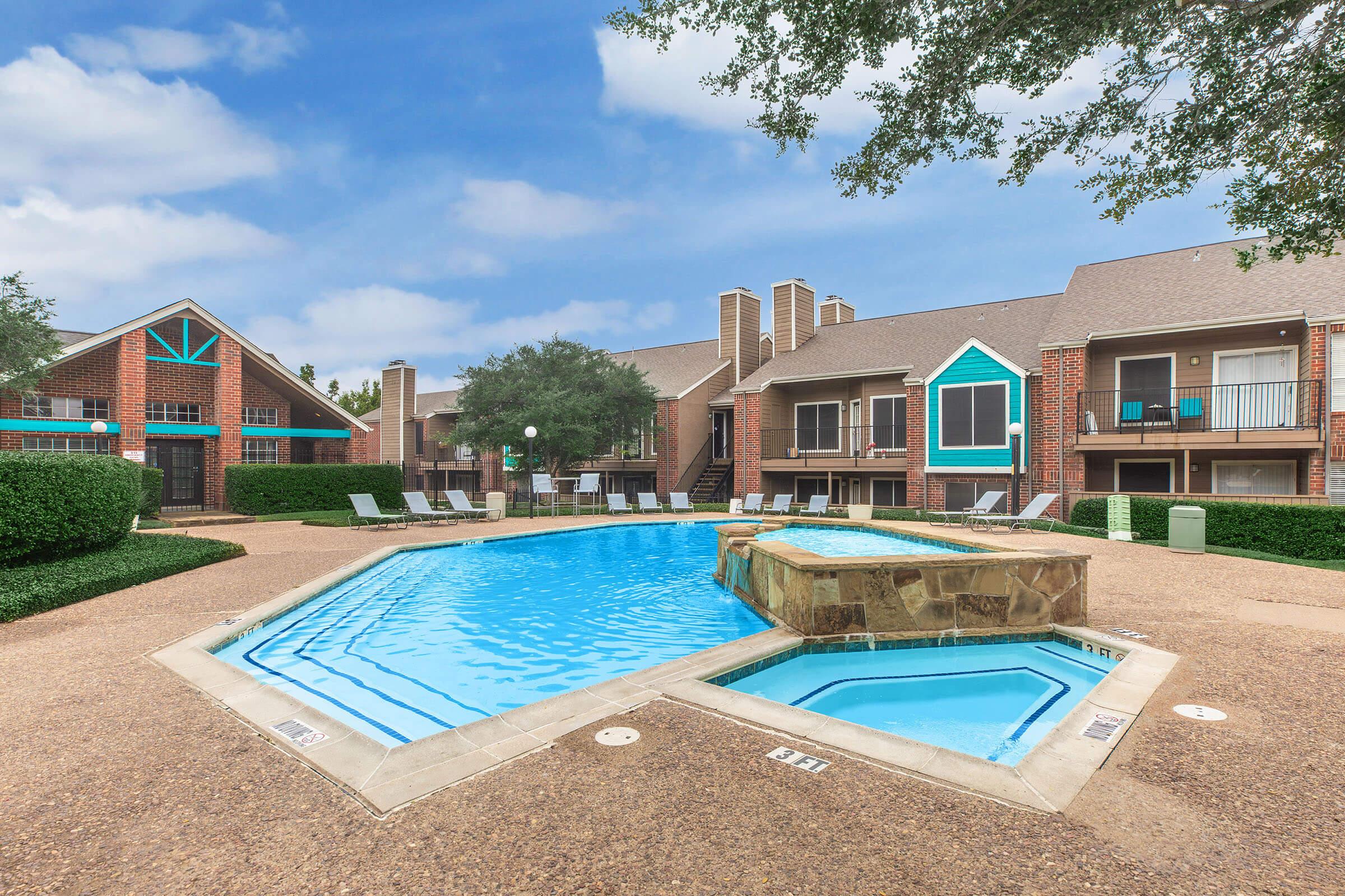 Village Square Dallas apartments in Dallas, TX