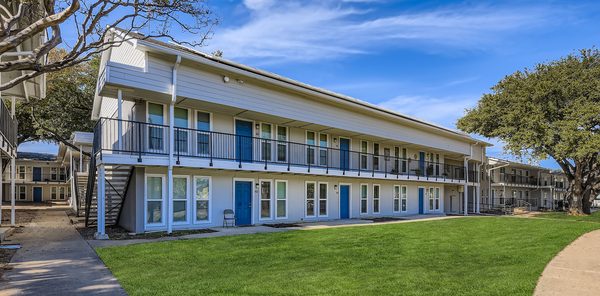 Paddock at Park Row apartments