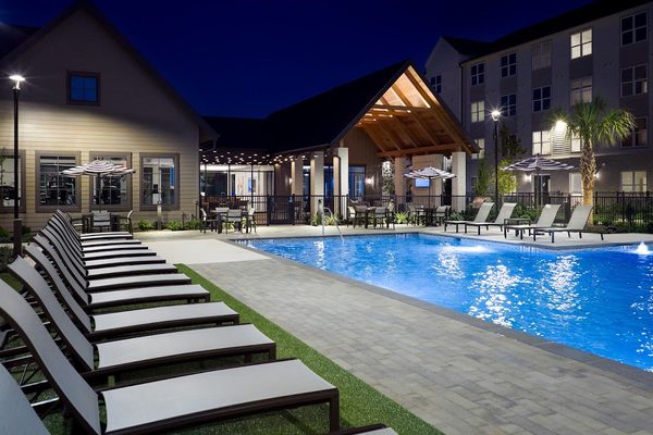 Hanover Lakemont apartments in Richmond, TX