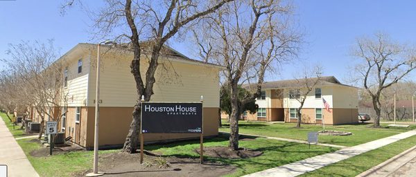 Houston House Apartments apartments