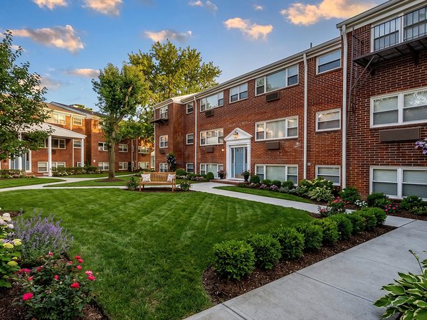 Valley Manor Apartments apartments