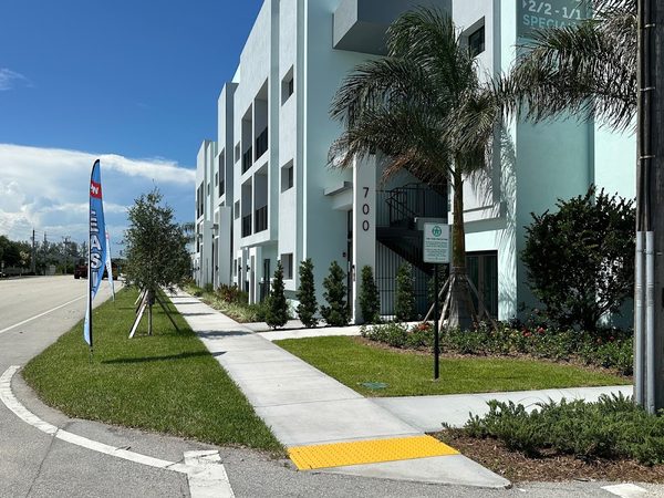 Pompano Pointe Apartments apartments