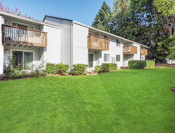 Heron Hills apartments in Gresham, OR
