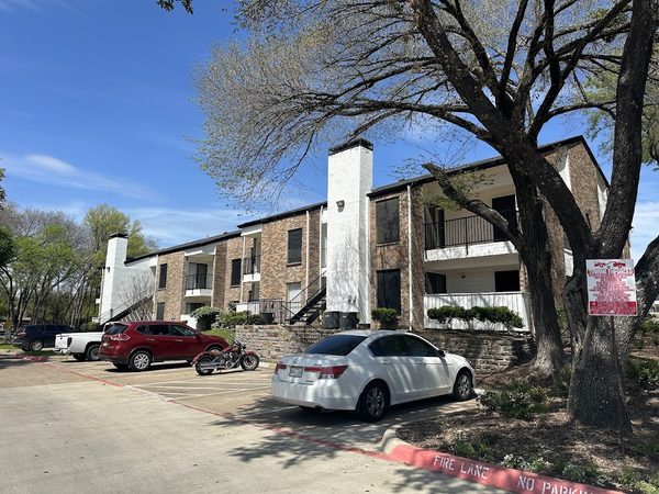 Serena Vista apartments in Garland, TX