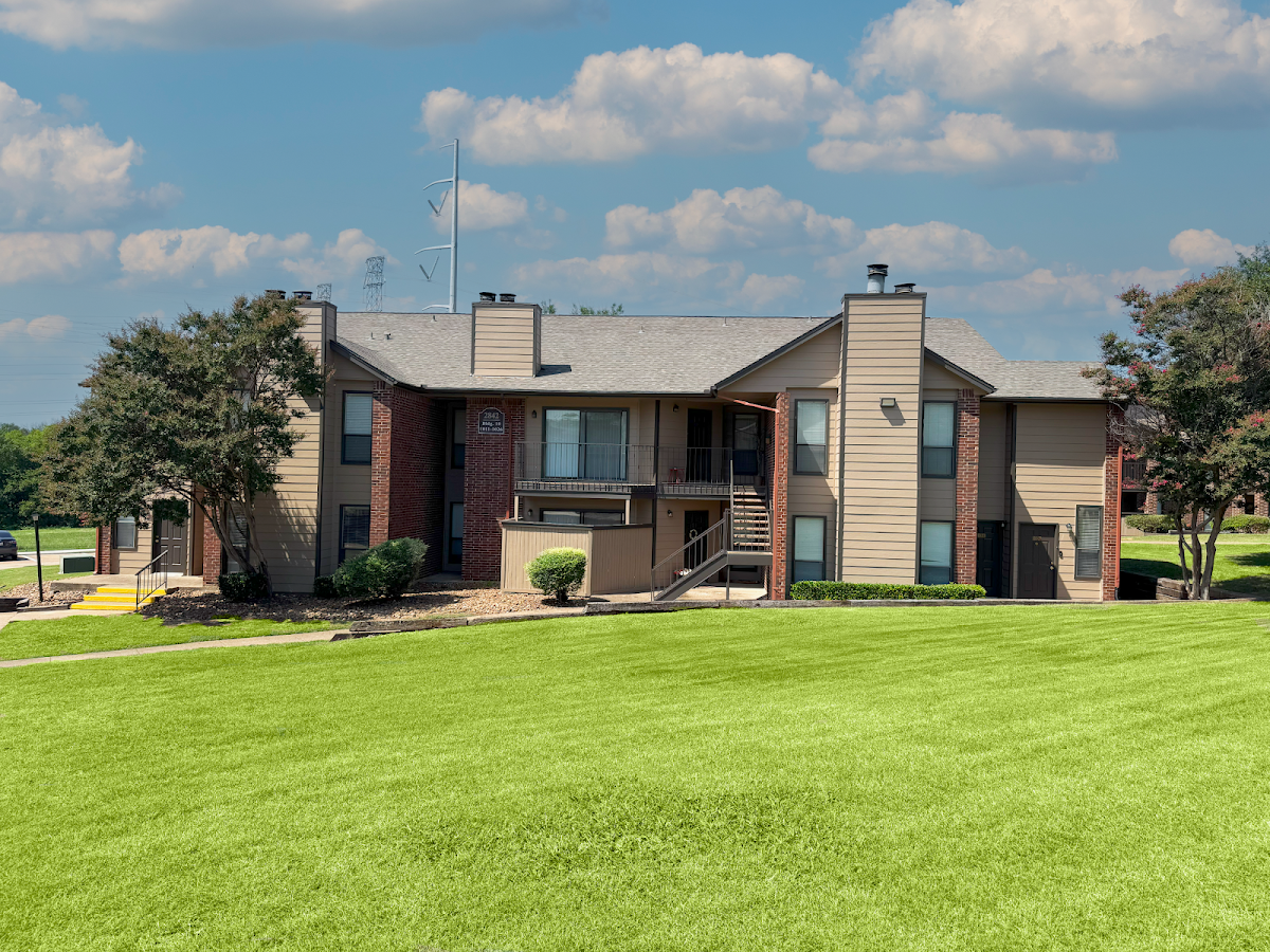 Valley Creek Apartments apartments in Garland, TX
