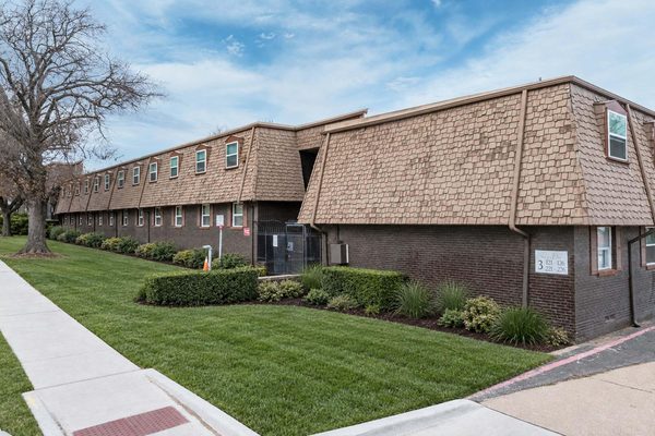 Buena Onda Marisol Villas Community apartments in Garland, TX