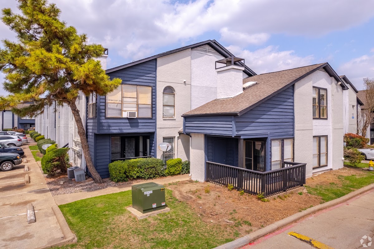The Bernard apartments in Dallas, TX