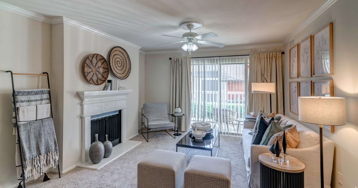 Vistas at Hackberry Creek apartments in Irving, TX